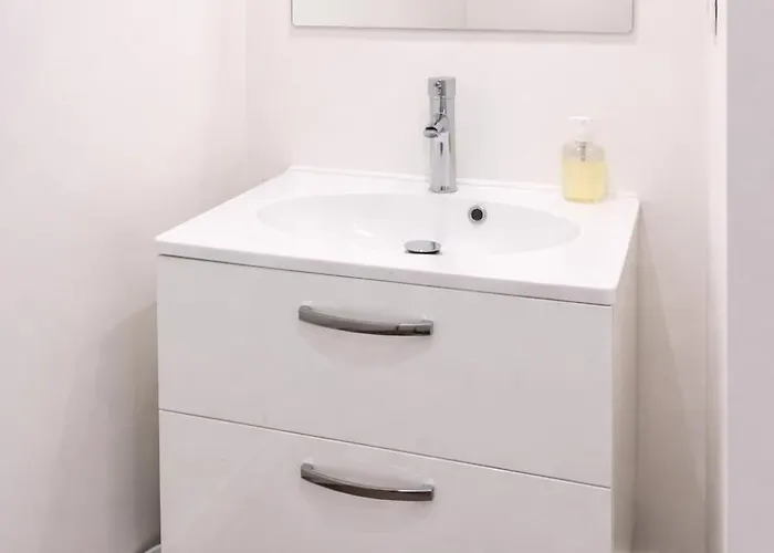 Petit Cocon Moderne Cuisine Equipee Tv Wifi Appartement *